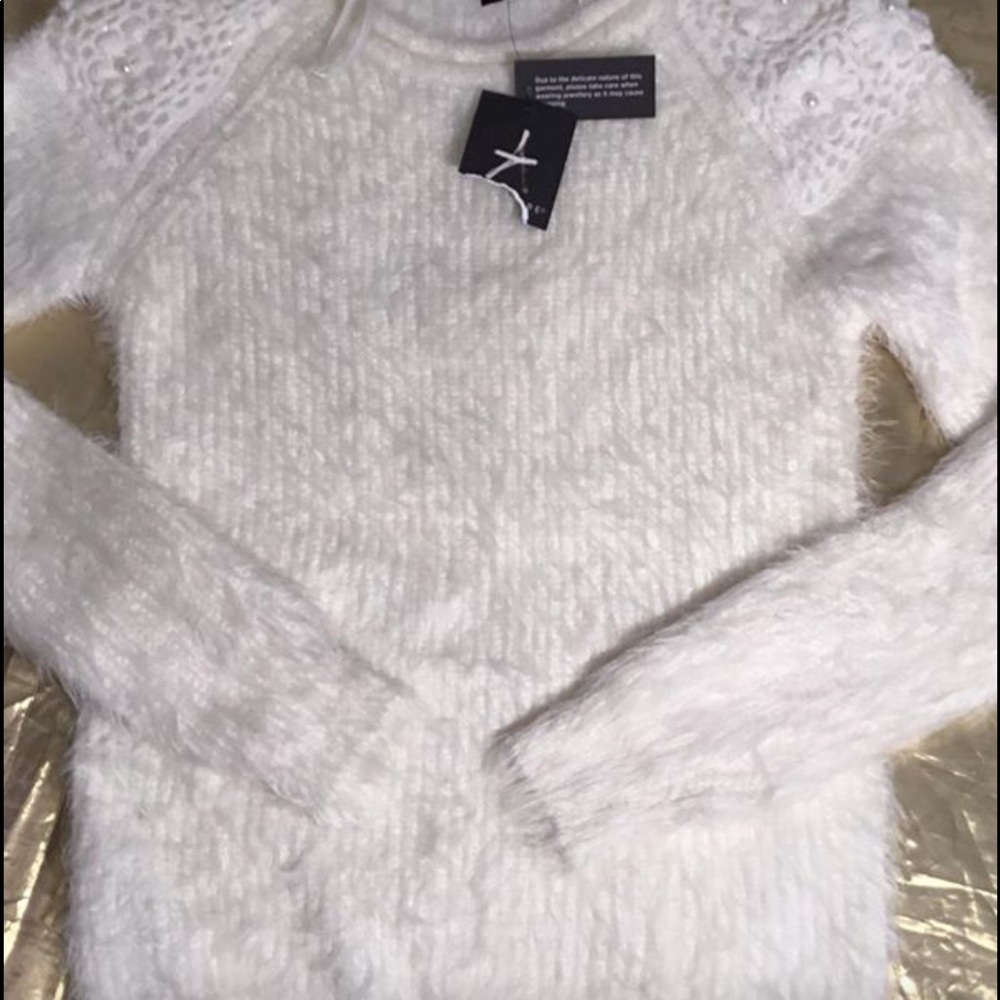 Atmosphere fuzzy sweater